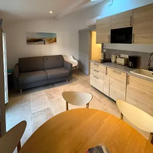 holiday-in-arles-appartement-de-lamphitheatre.fr-provencehotel.com/